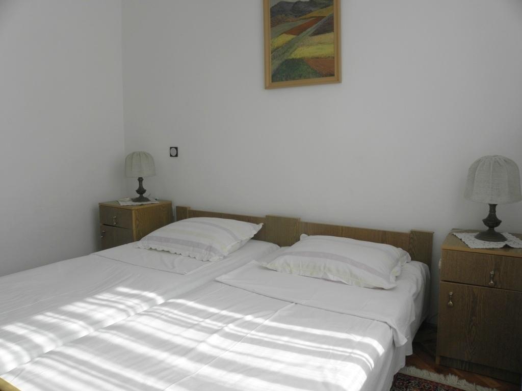 Holiday Home Vjeka Rab Town Habitación foto